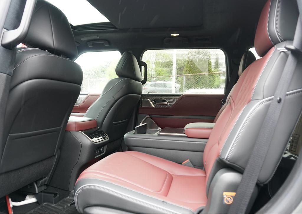 2026 INFINITI QX80 6