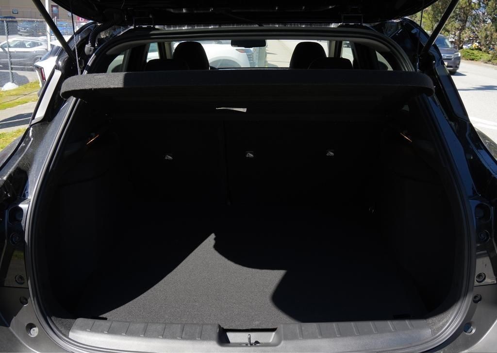2025 Nissan Kicks 5