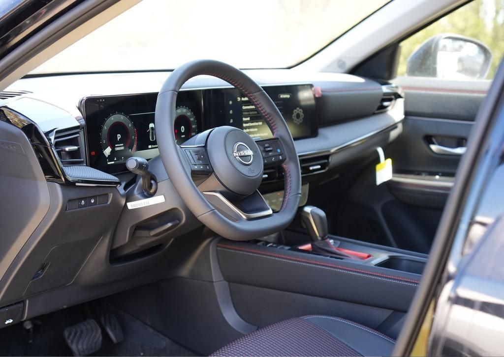 2025 Nissan Kicks 6