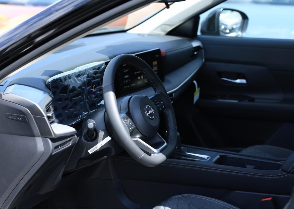 2025 Nissan Kicks 6