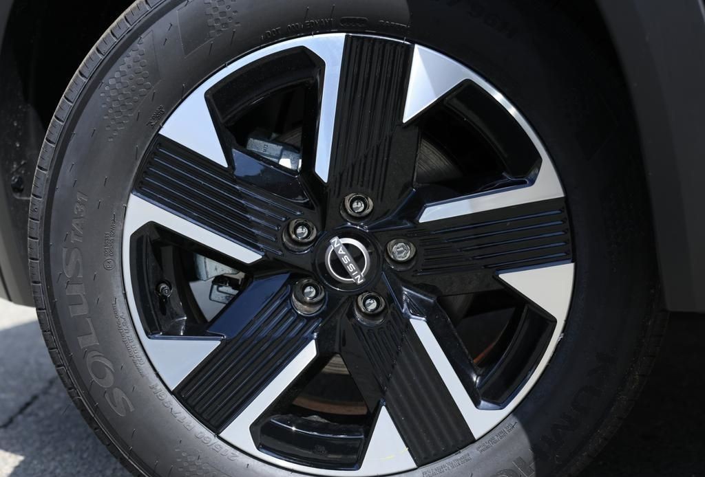 2025 Nissan Kicks 6