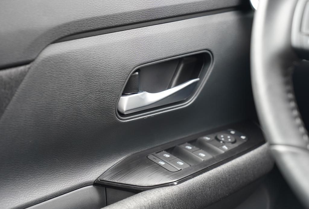 2025 Nissan Kicks 17