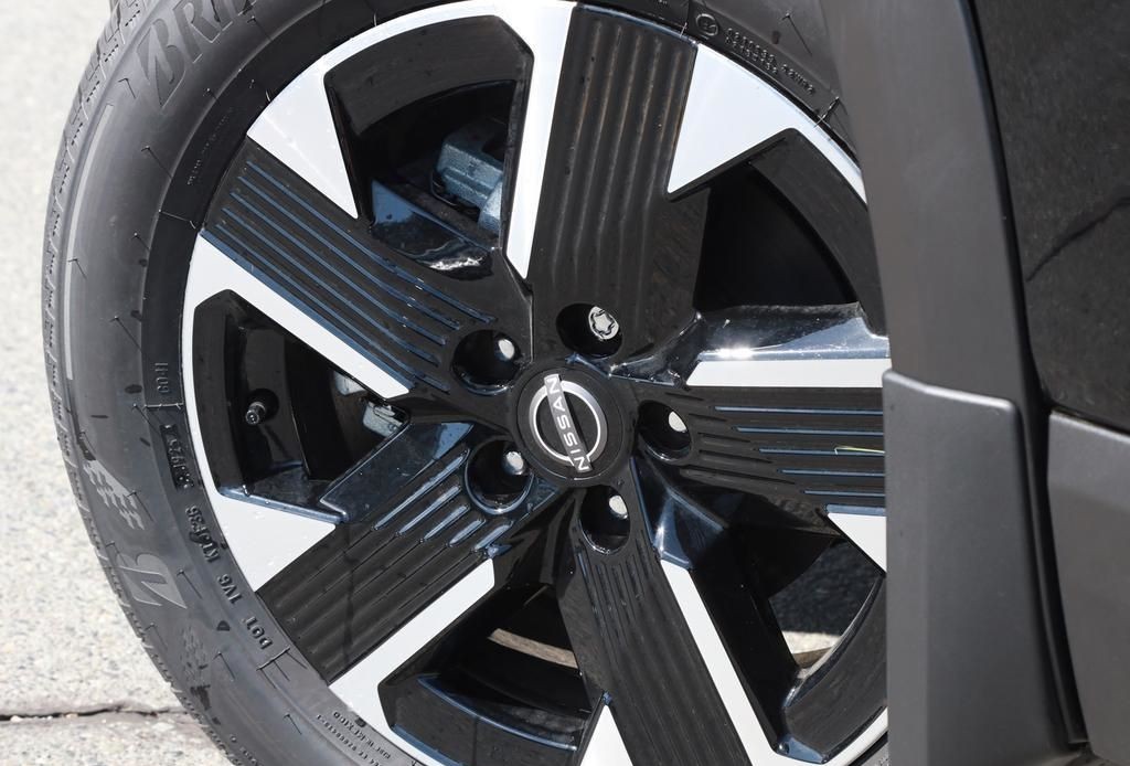 2025 Nissan Kicks 6
