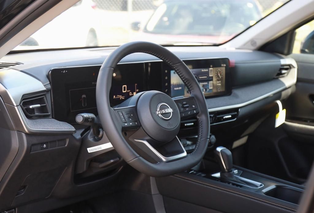 2025 Nissan Kicks 13