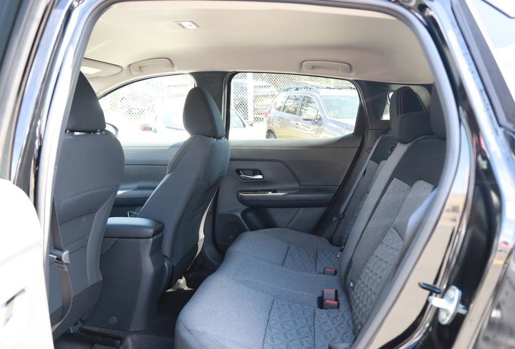 2025 Nissan Kicks 24