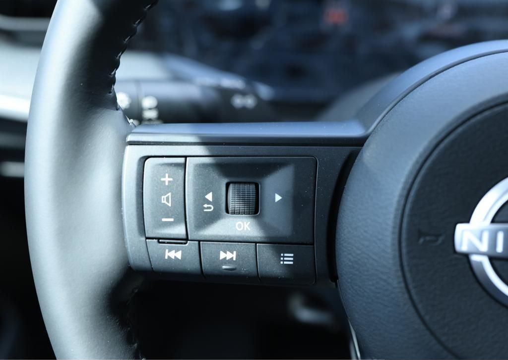 2025 Nissan Kicks 8