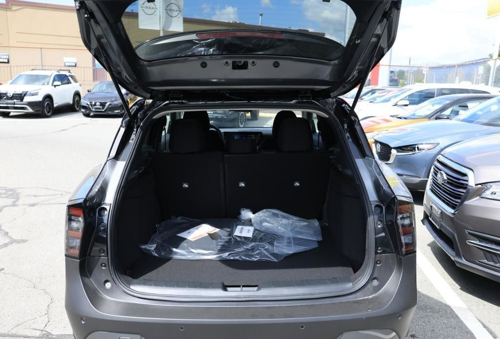 2025 Nissan Kicks 11