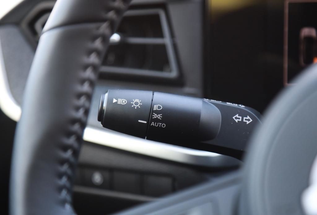 2025 Nissan Kicks 16