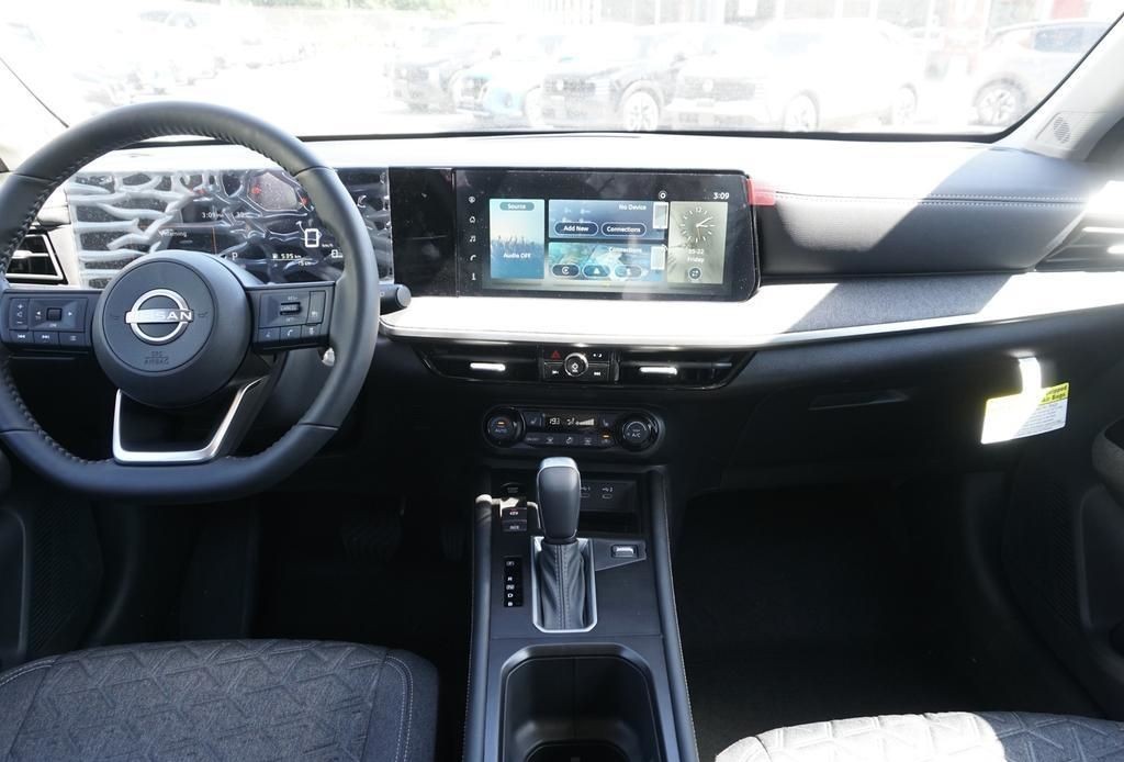 2025 Nissan Kicks 12