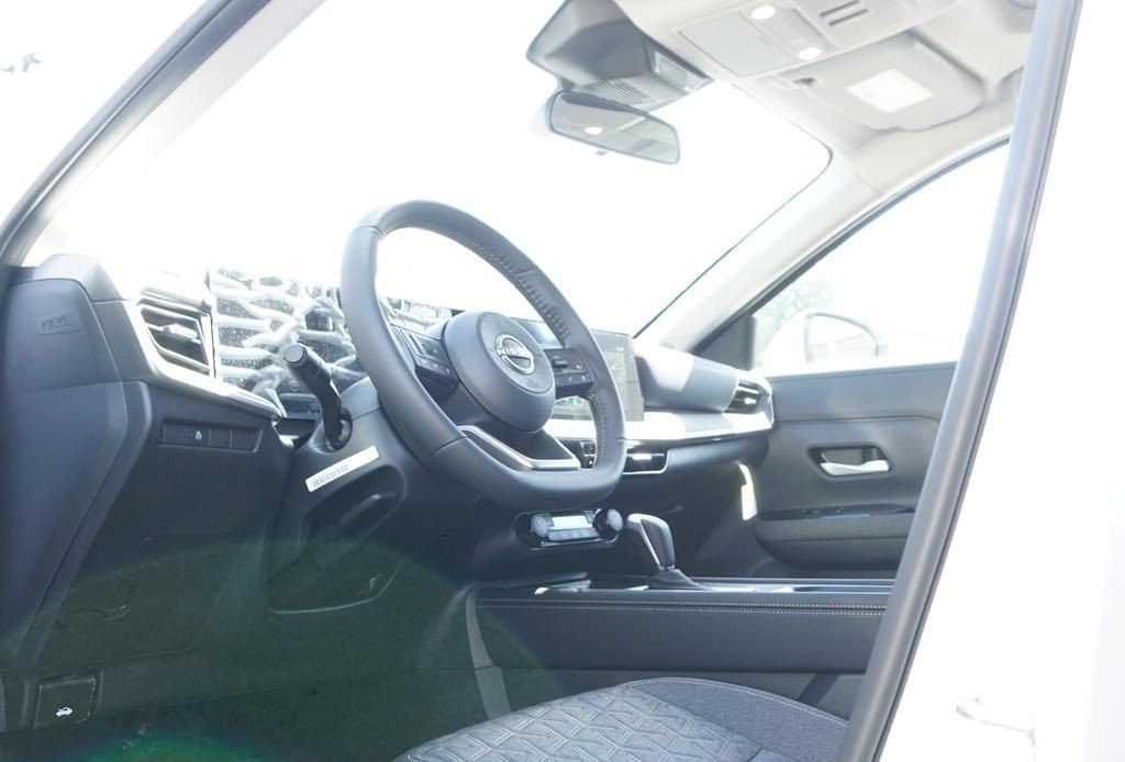 2025 Nissan Kicks 13