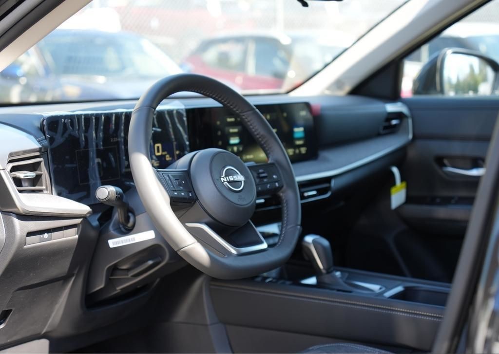 2025 Nissan Kicks 6