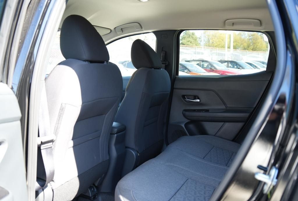 2025 Nissan Kicks 24