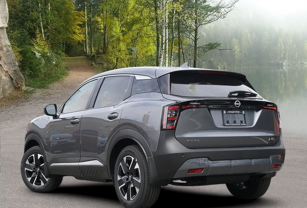 2025 Nissan Kicks 4