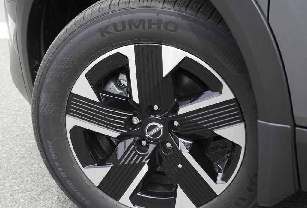 2025 Nissan Kicks 6