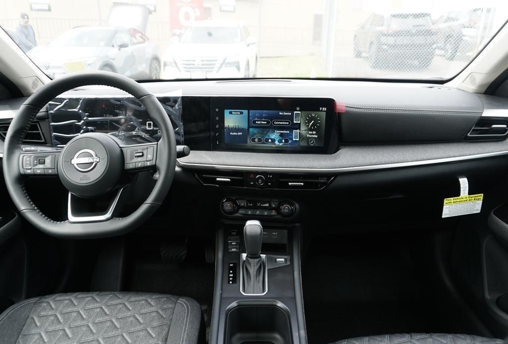 2025 Nissan Kicks 15