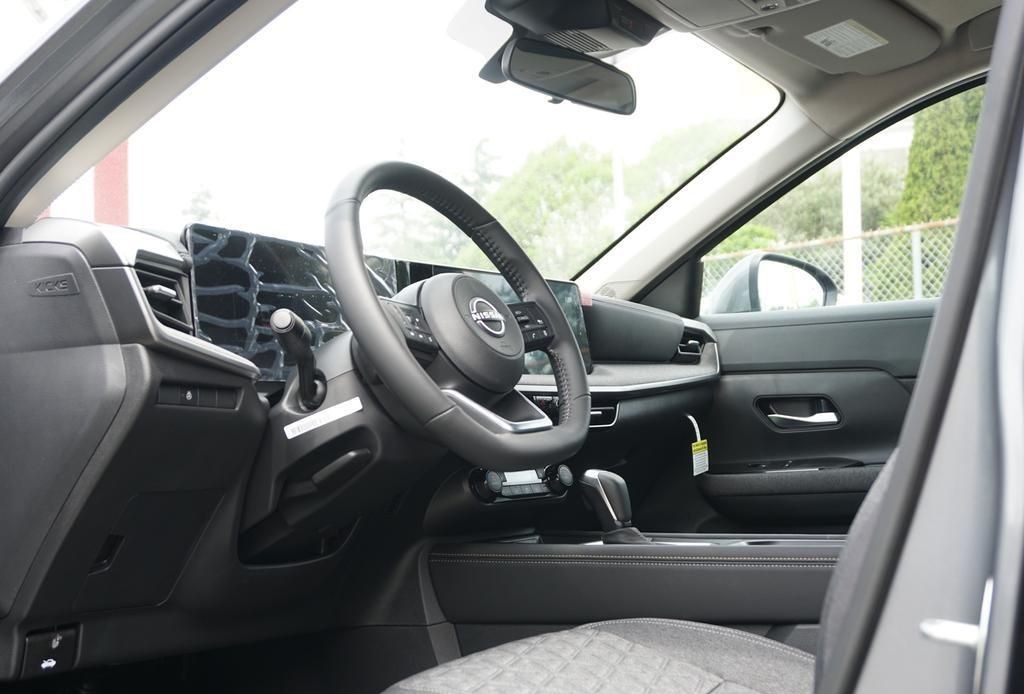 2025 Nissan Kicks 16