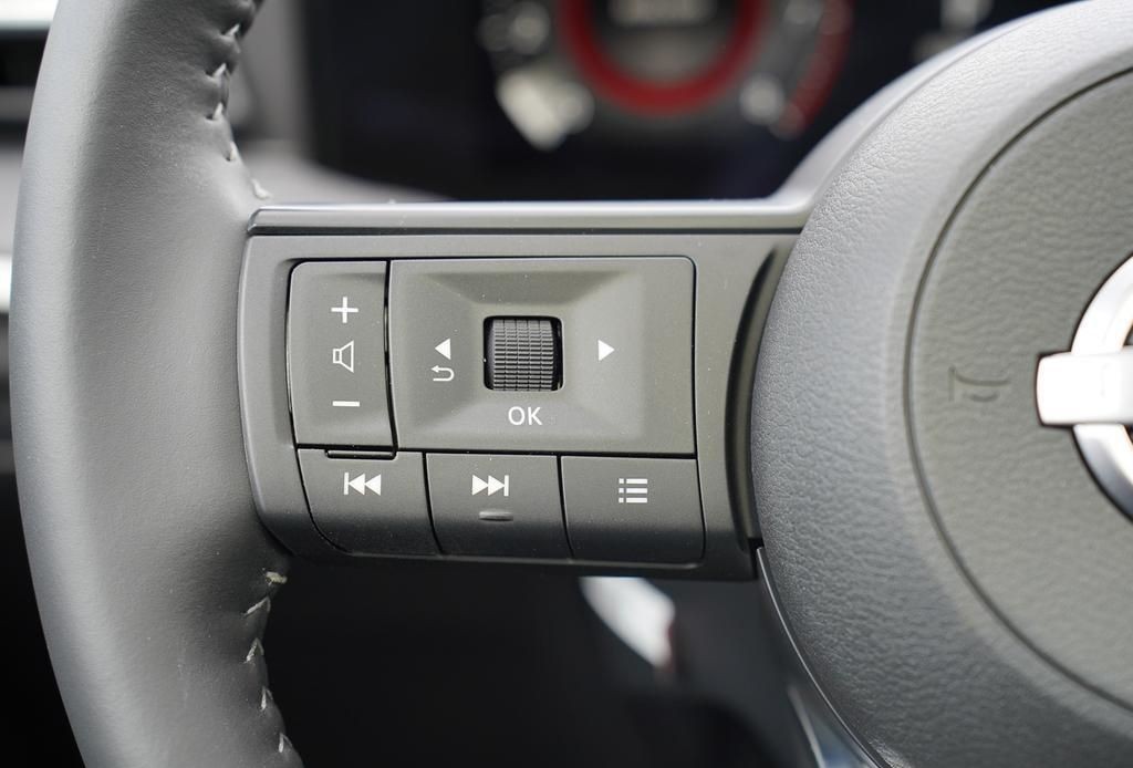 2025 Nissan Kicks 18