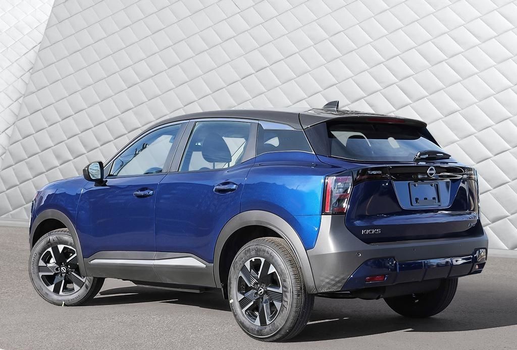 2025 Nissan Kicks 4
