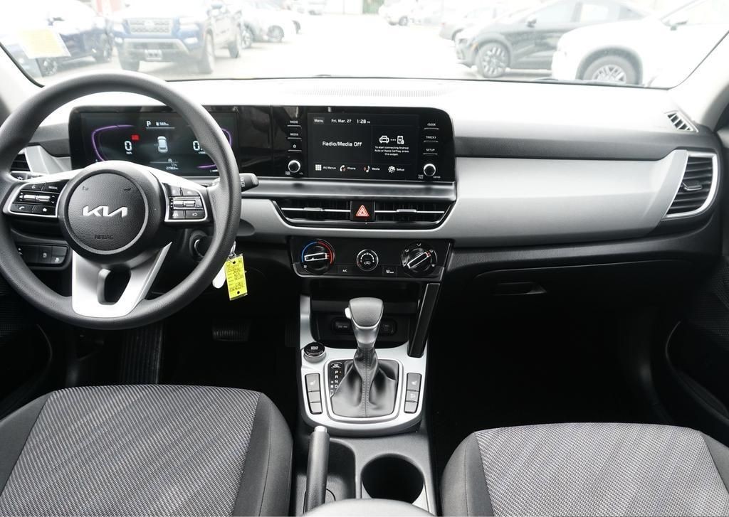 2025 Kia Seltos 14