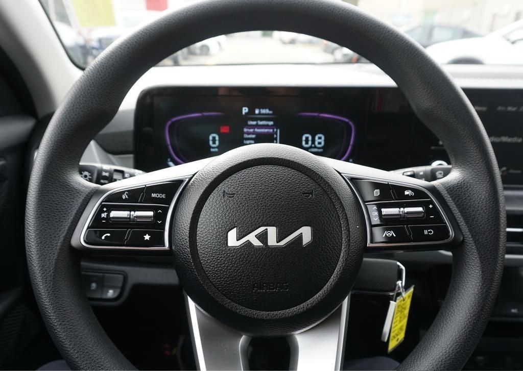 2025 Kia Seltos 16
