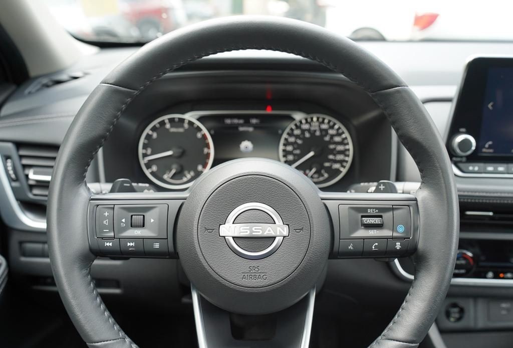 2024 Nissan Rogue 14
