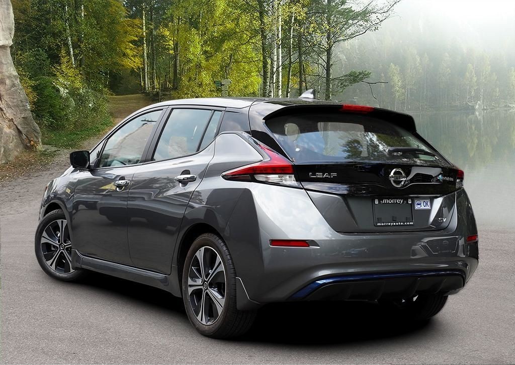 2022 Nissan LEAF 2