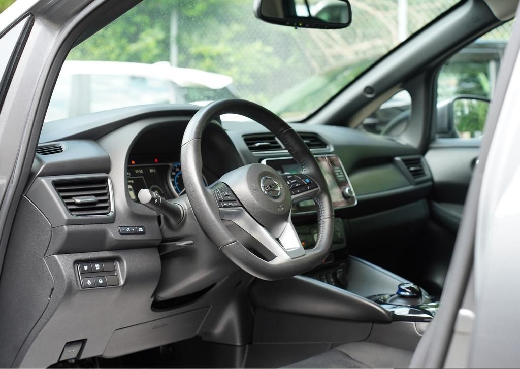 2022 Nissan LEAF 6