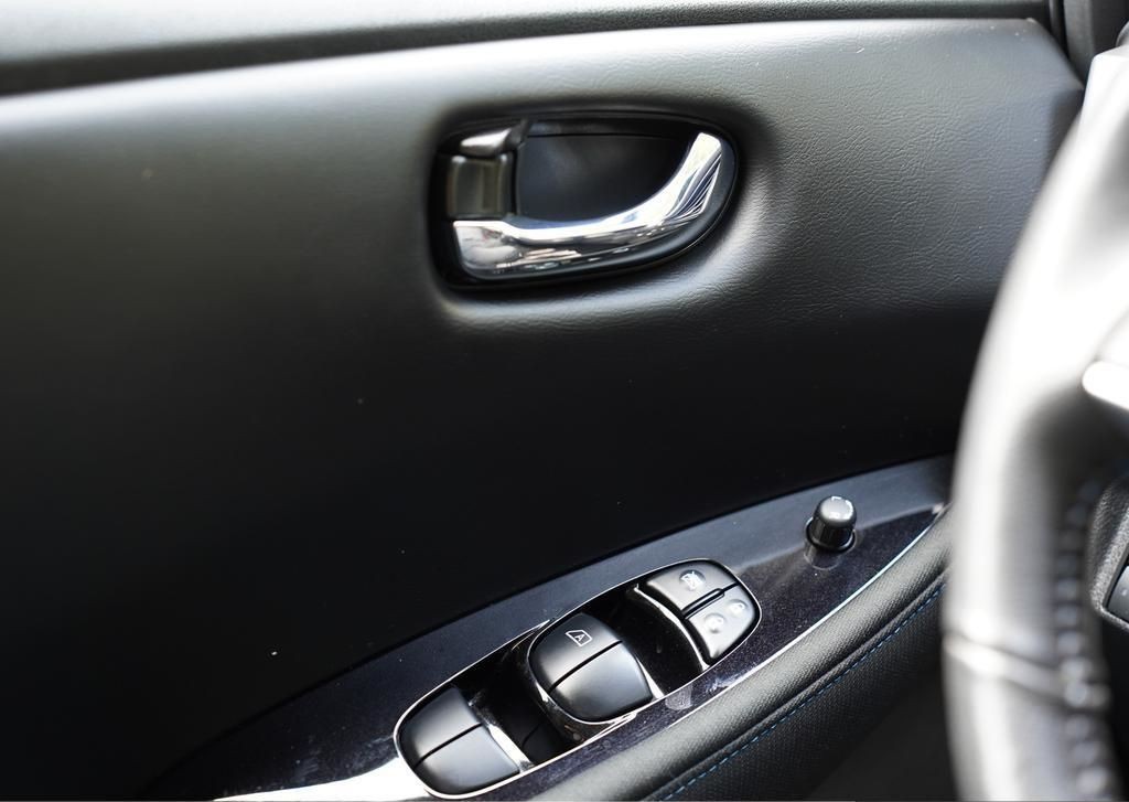 2022 Nissan LEAF 8