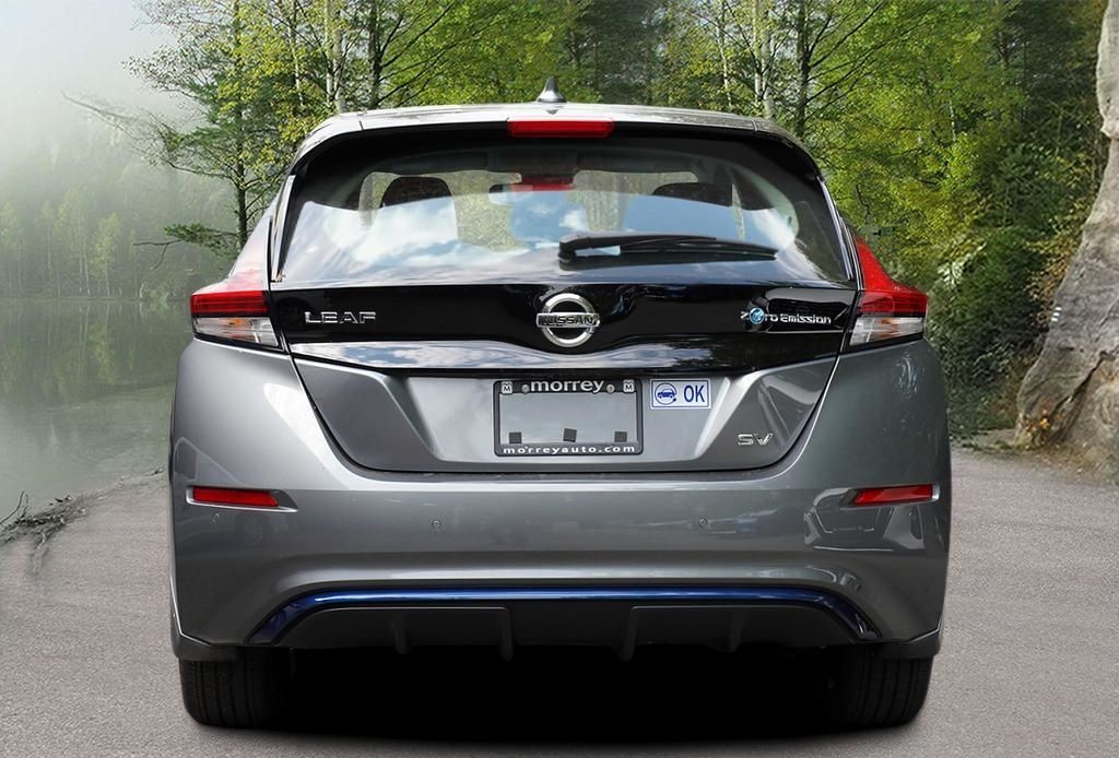 2022 Nissan LEAF 5