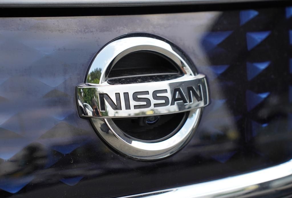2022 Nissan LEAF 9