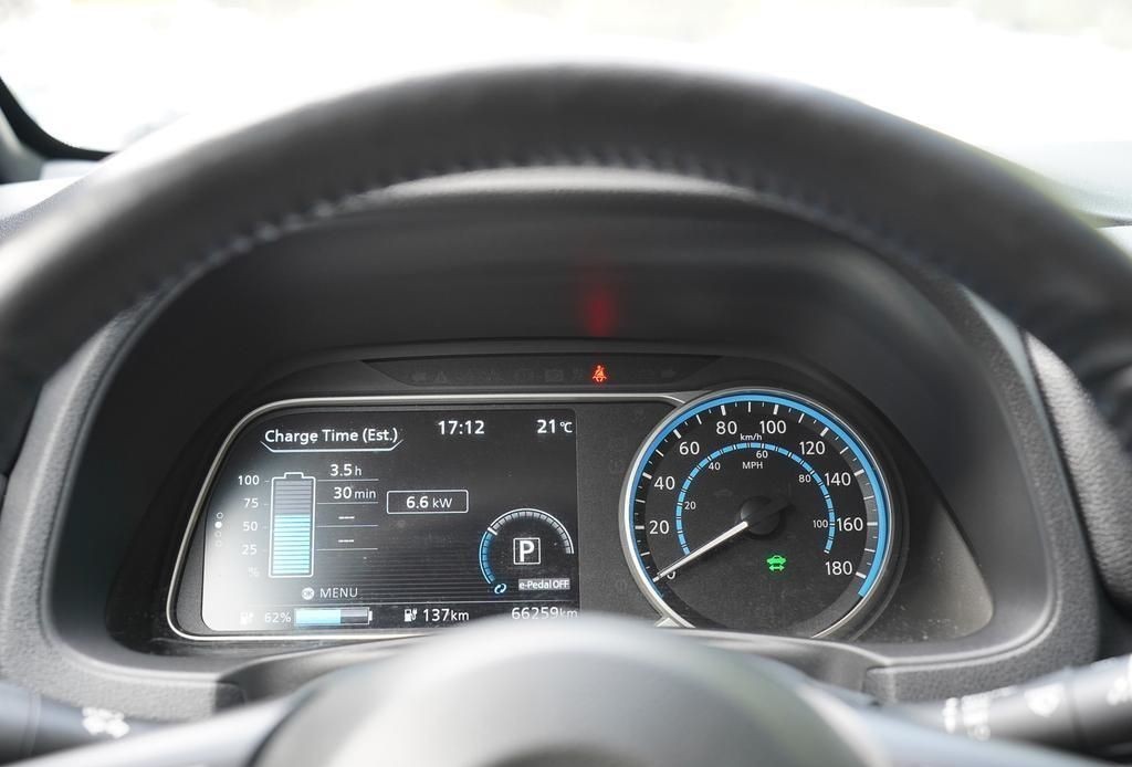 2022 Nissan LEAF 15