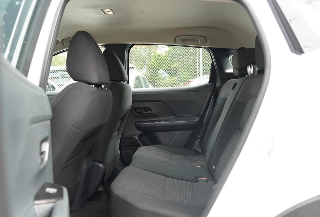 2025 Nissan Kicks 24