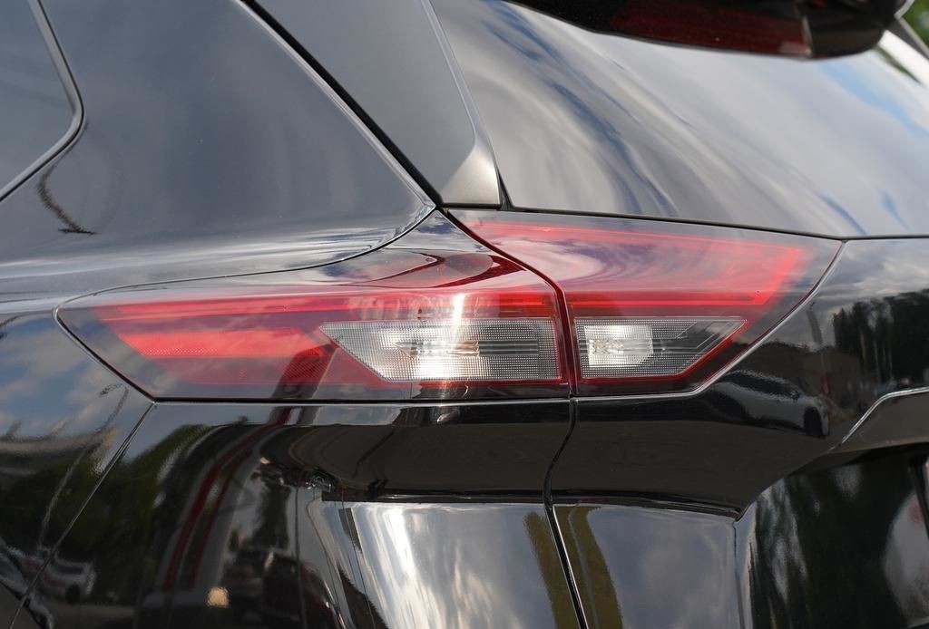 2021 Nissan Rogue 12