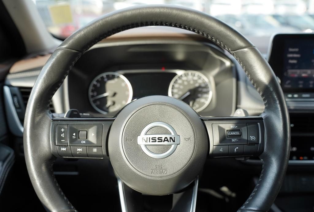 2021 Nissan Rogue 14