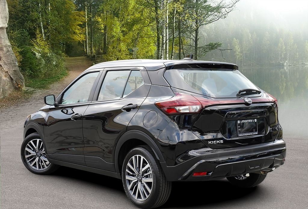 2025 Nissan Kicks Play 4