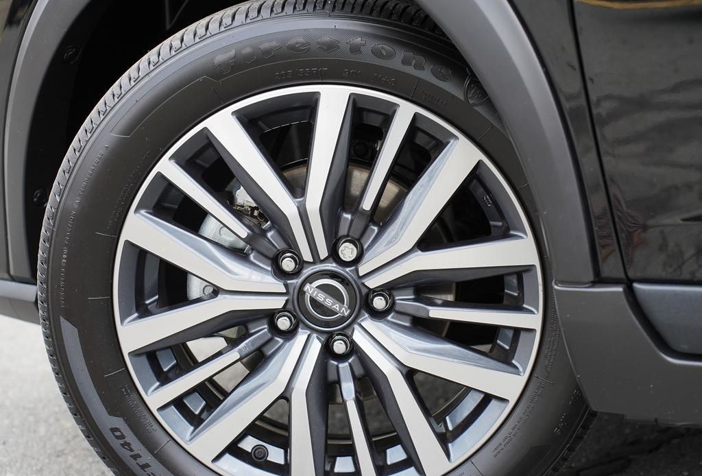 2025 Nissan Kicks Play 6