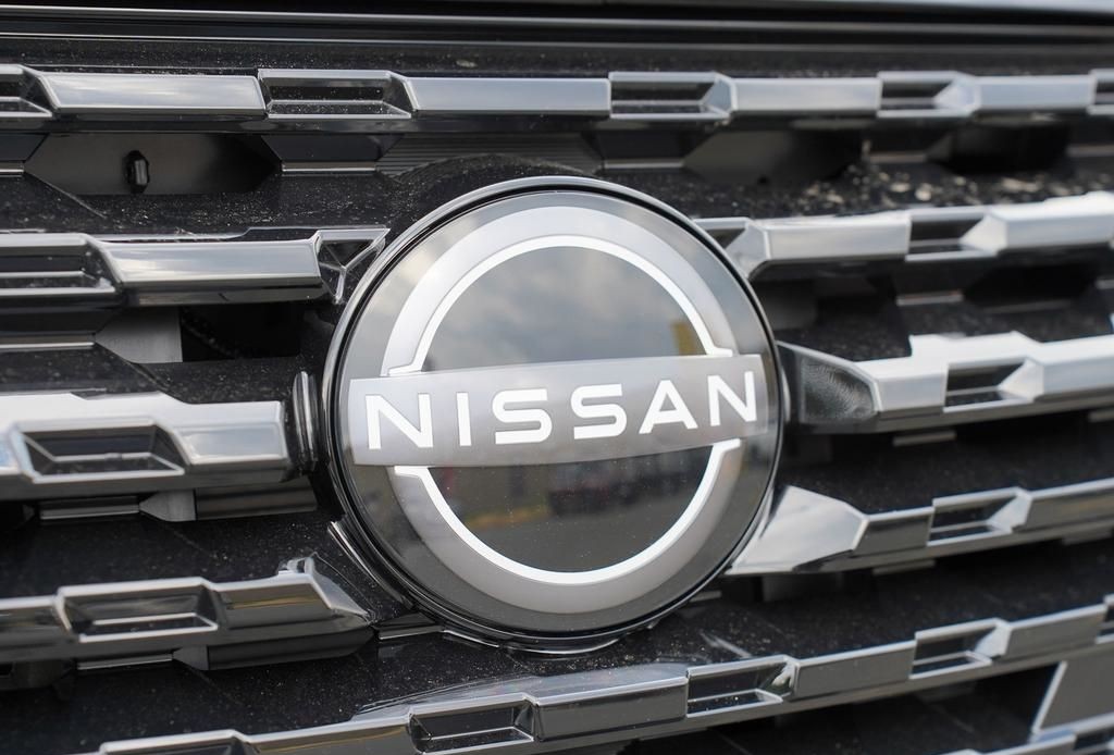 2025 Nissan Kicks Play 9