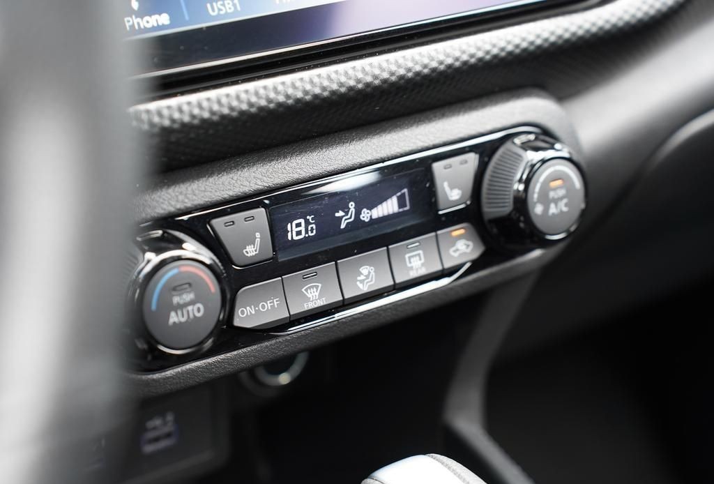2025 Nissan Kicks Play 20