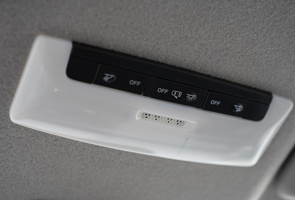 2025 Nissan Kicks Play 22