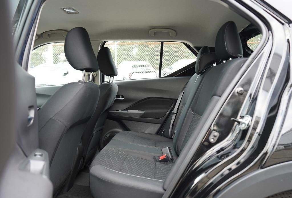 2025 Nissan Kicks Play 24