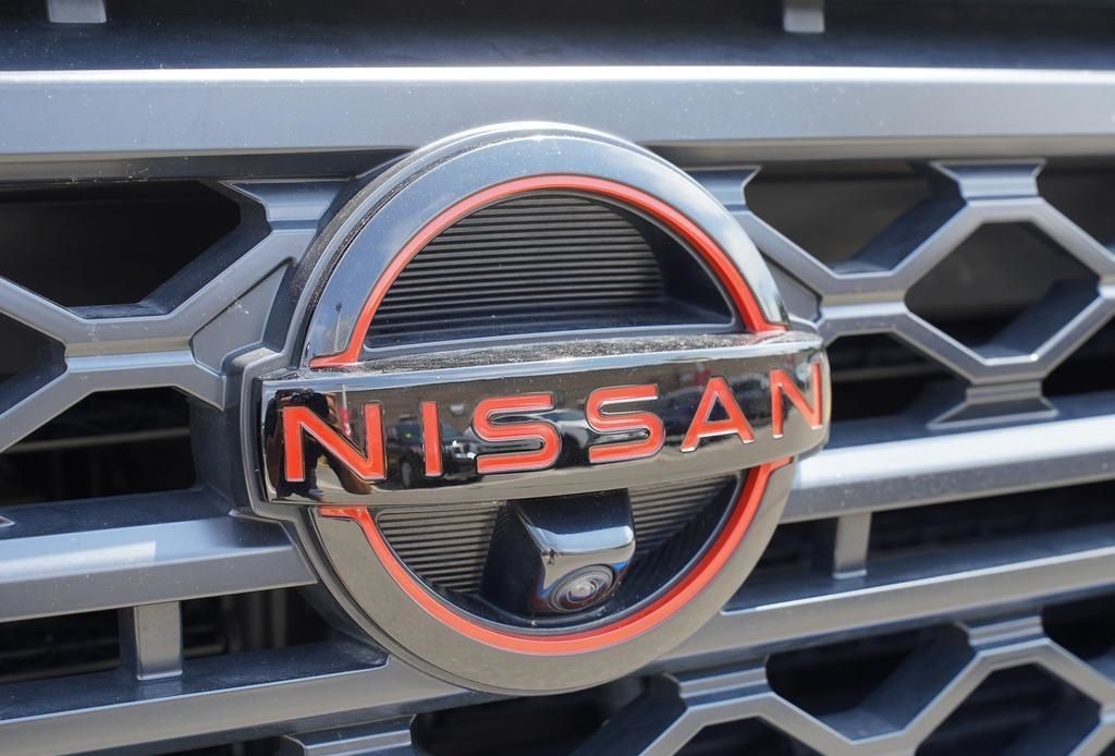 2024 Nissan Frontier 9