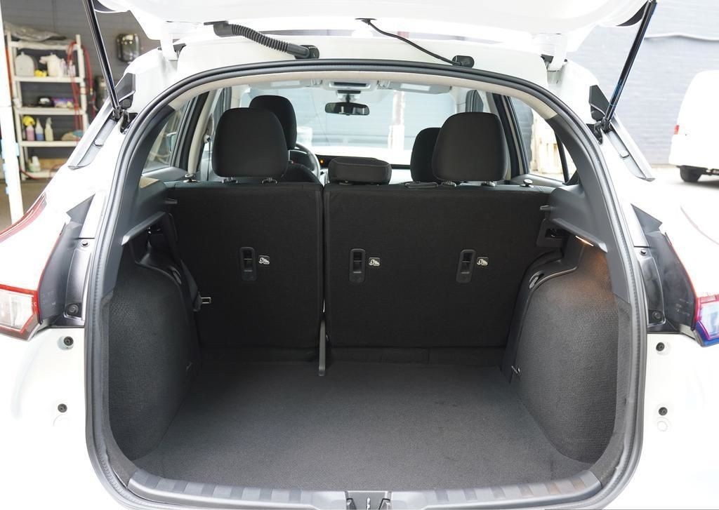 2024 Nissan Kicks Play 5