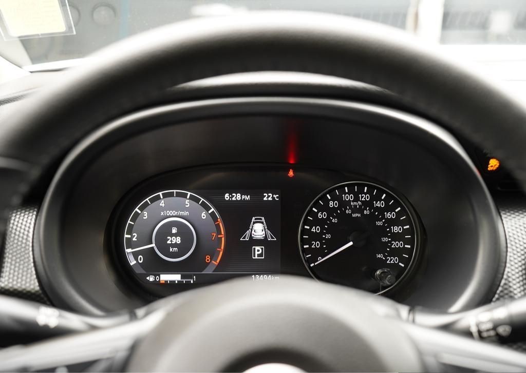 2024 Nissan Kicks Play 7
