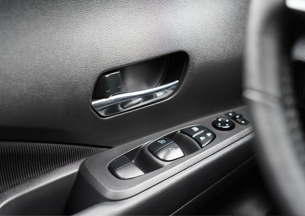 2024 Nissan Kicks Play 8