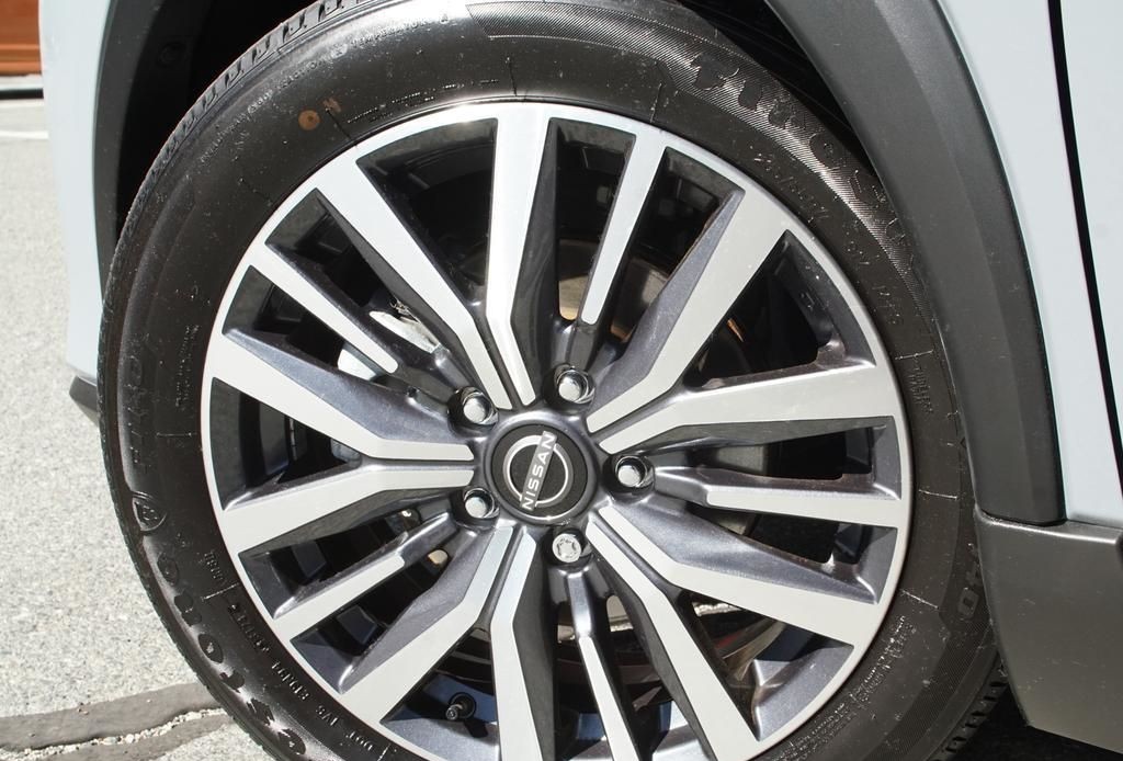 2025 Nissan Kicks Play 6