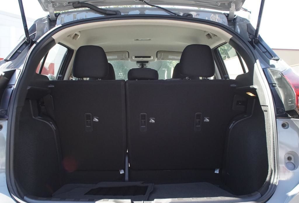 2025 Nissan Kicks Play 12