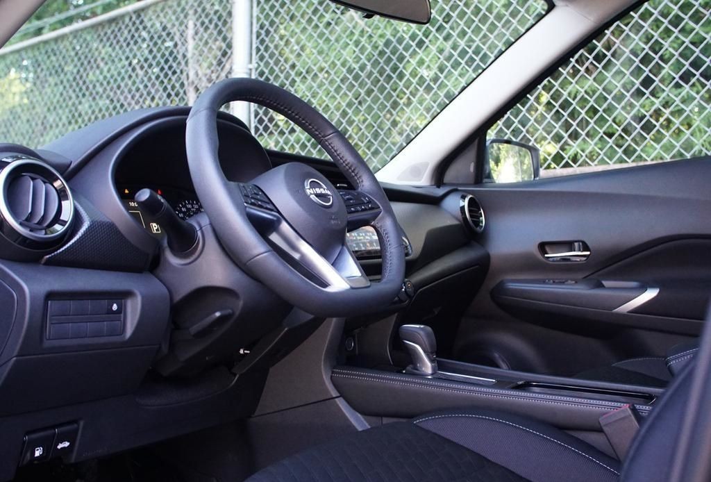 2025 Nissan Kicks Play 15