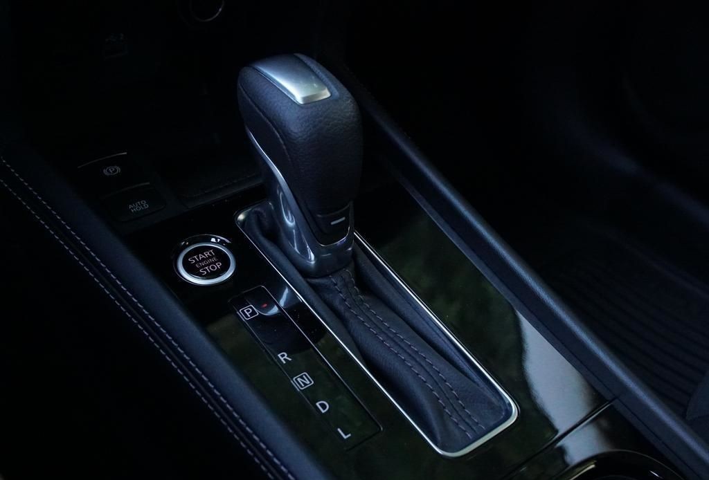 2025 Nissan Kicks Play 22