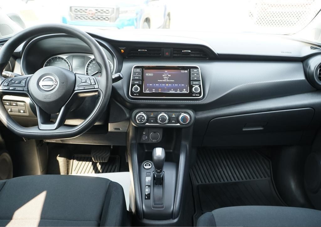 2024 Nissan Kicks Play 7