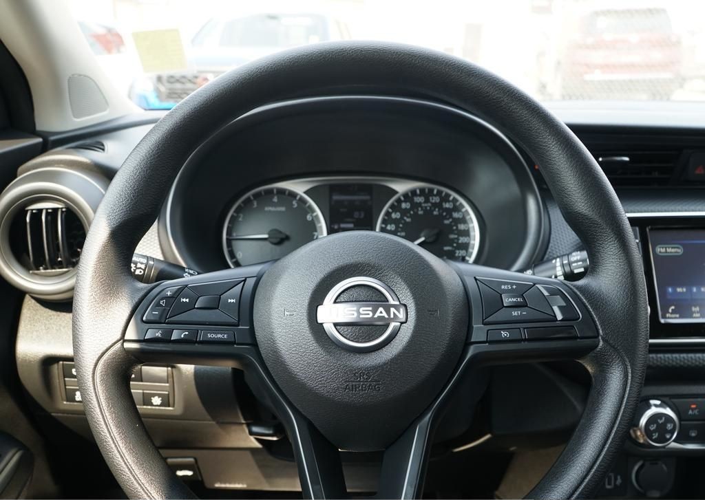 2024 Nissan Kicks Play 8